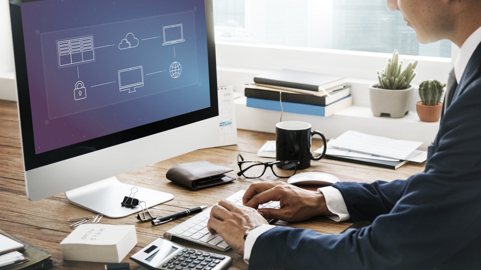 cloud-computing-data-management-concept-min